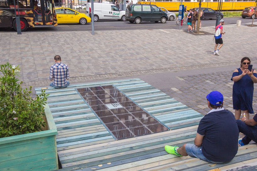 solar energy，Battery board，Sidewalk，Outdoor seat，charge，