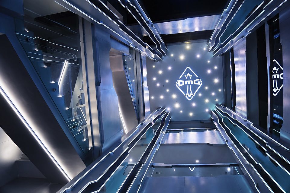 intelligence，High-tech，electronic sports，