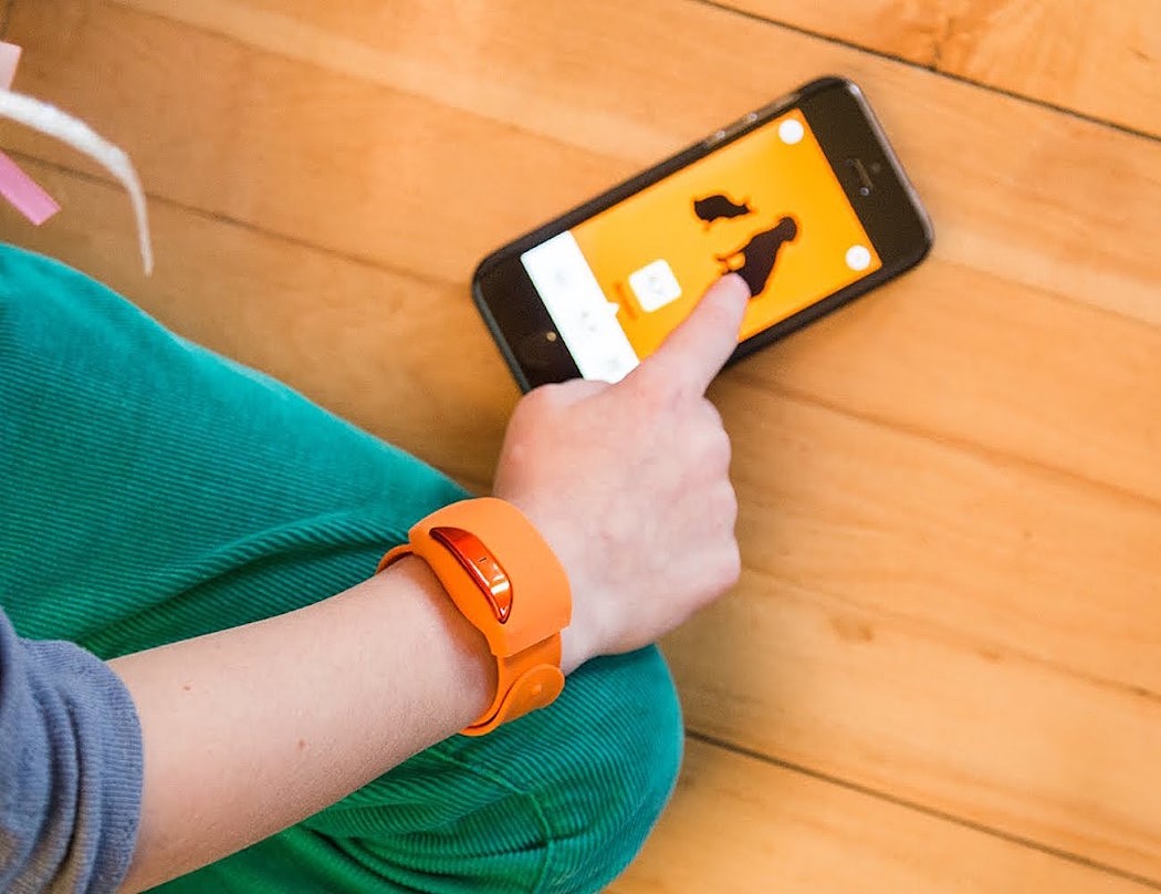 Smart Bracelet，Sound trigger，Capture action，wearable devices ，