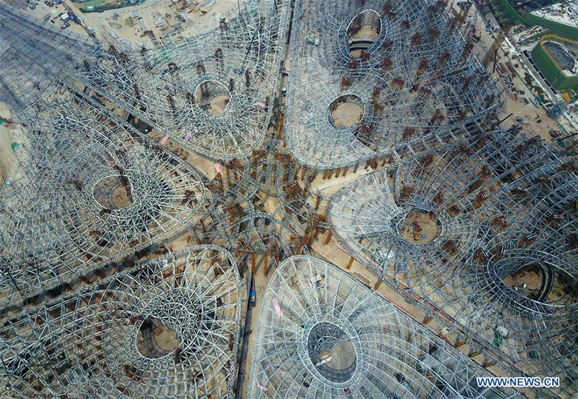 Beijing new landmark，Airport Terminal ，phoenix，Five finger corridor，