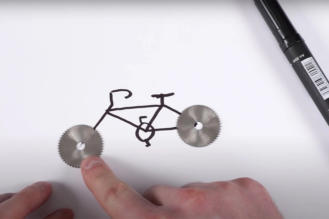 Bicycle，Saw blade，Ice surface，