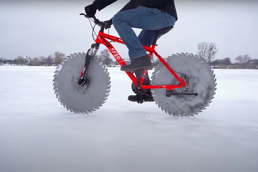 Bicycle，Saw blade，Ice surface，