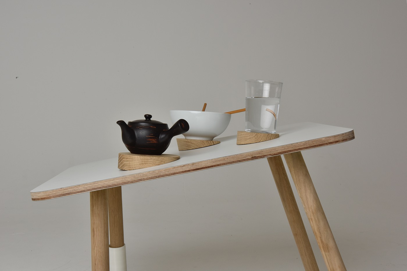 Table design，furniture design ，instable，Creative design，