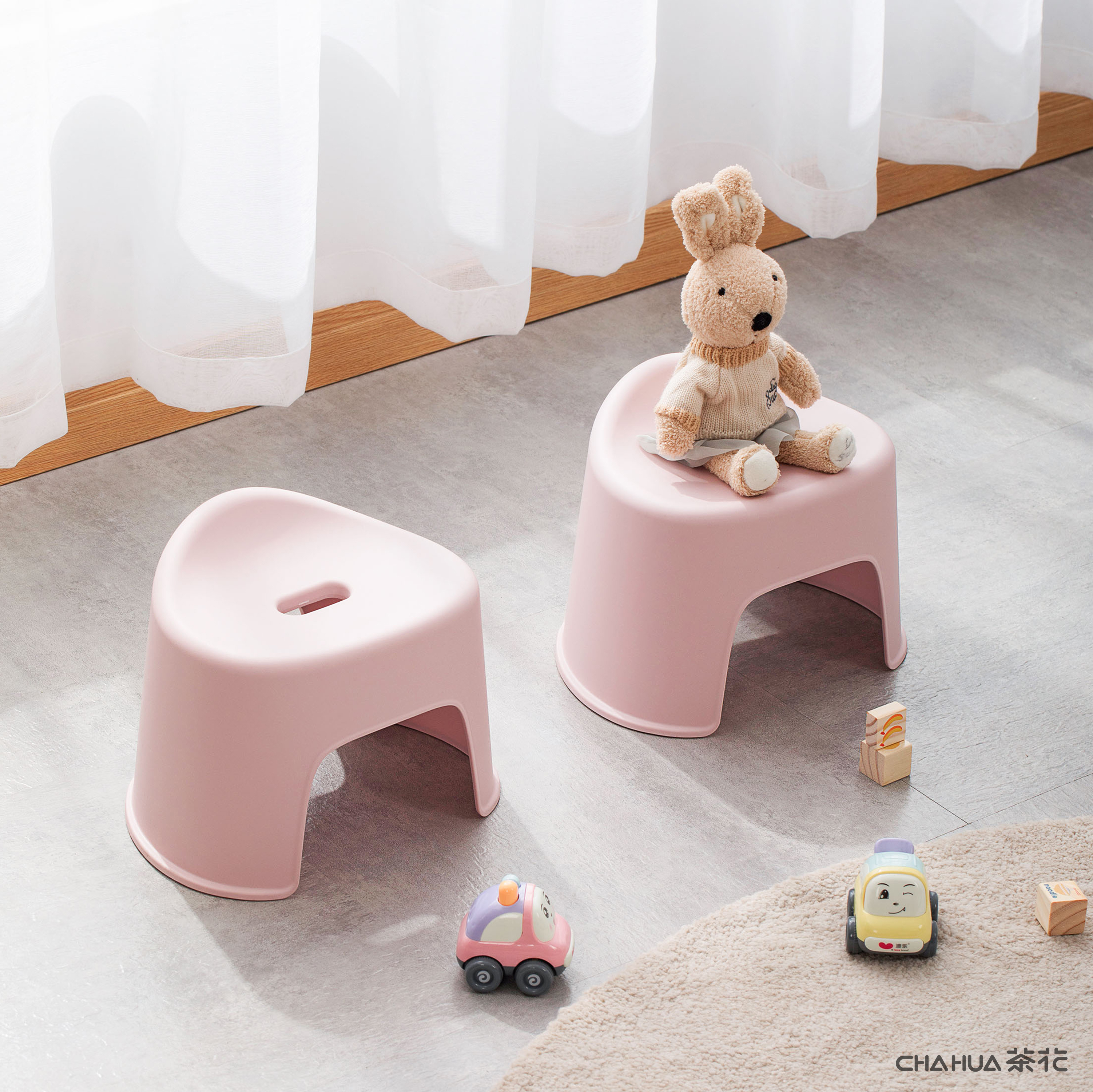 Children's chair and stool，Bath stool，Small backrest design，Camellia，Home Furnishing，Plastic，industrial design，