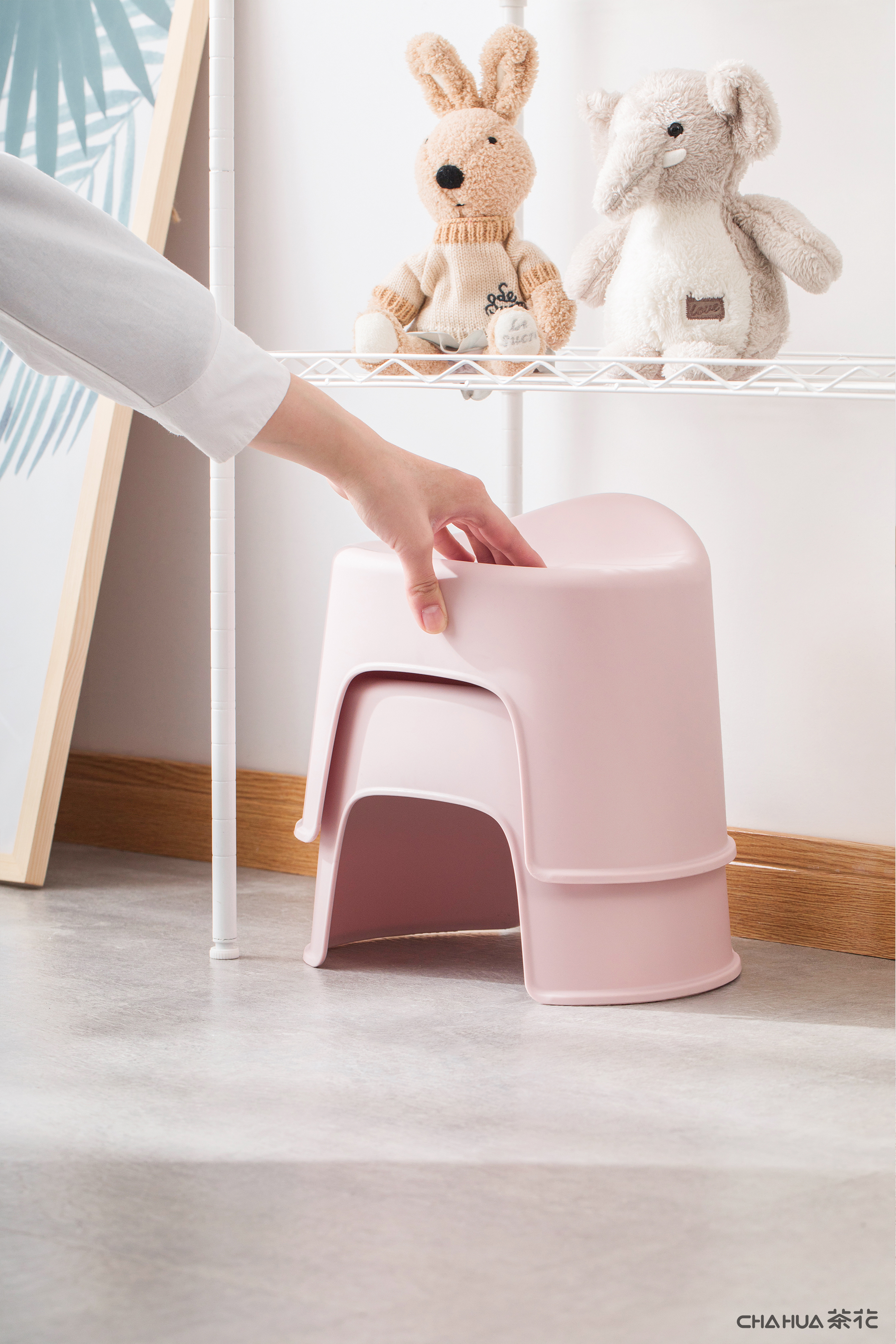 Children's chair and stool，Bath stool，Small backrest design，Camellia，Home Furnishing，Plastic，industrial design，