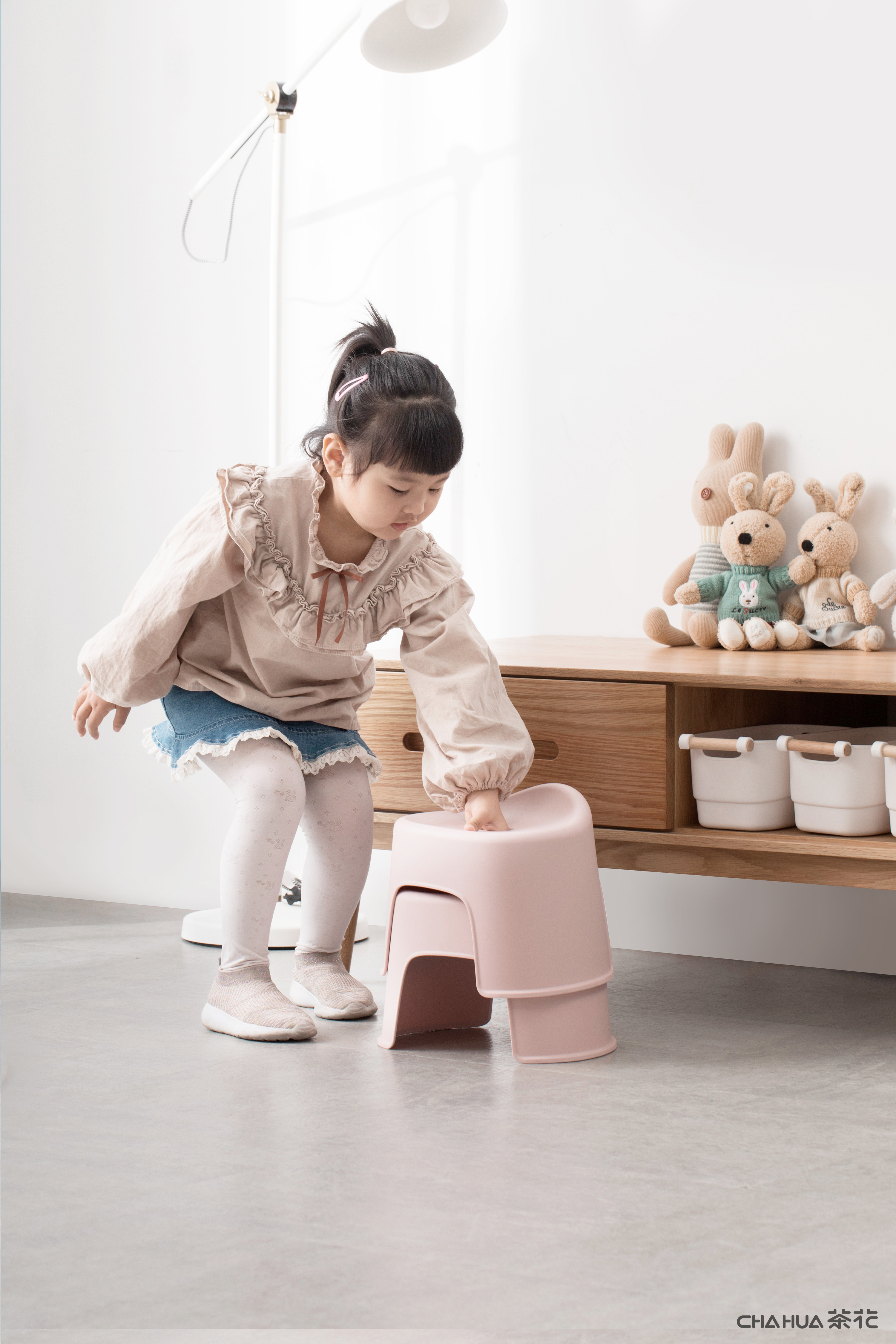 Children's chair and stool，Bath stool，Small backrest design，Camellia，Home Furnishing，Plastic，industrial design，