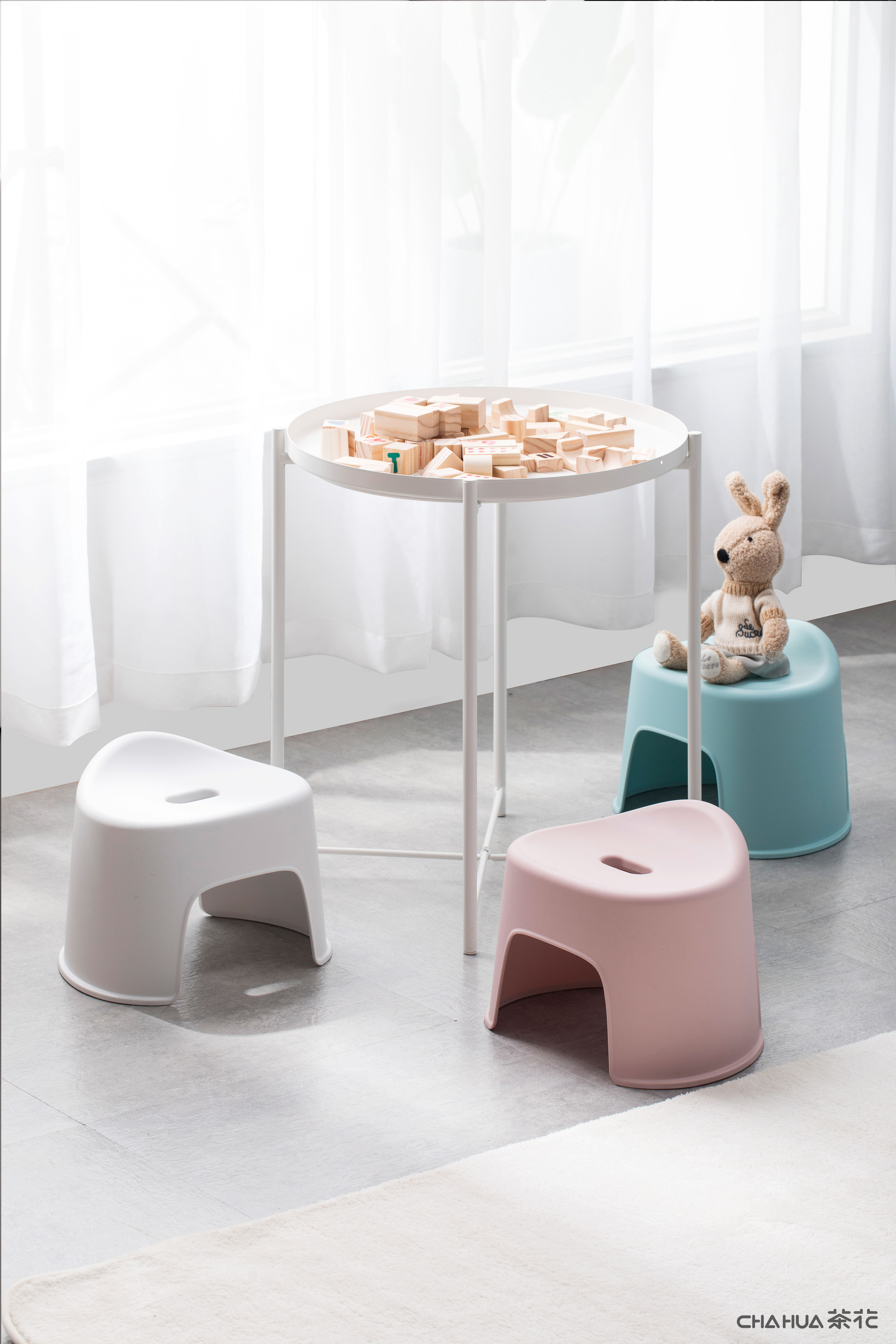 Children's chair and stool，Bath stool，Small backrest design，Camellia，Home Furnishing，Plastic，industrial design，