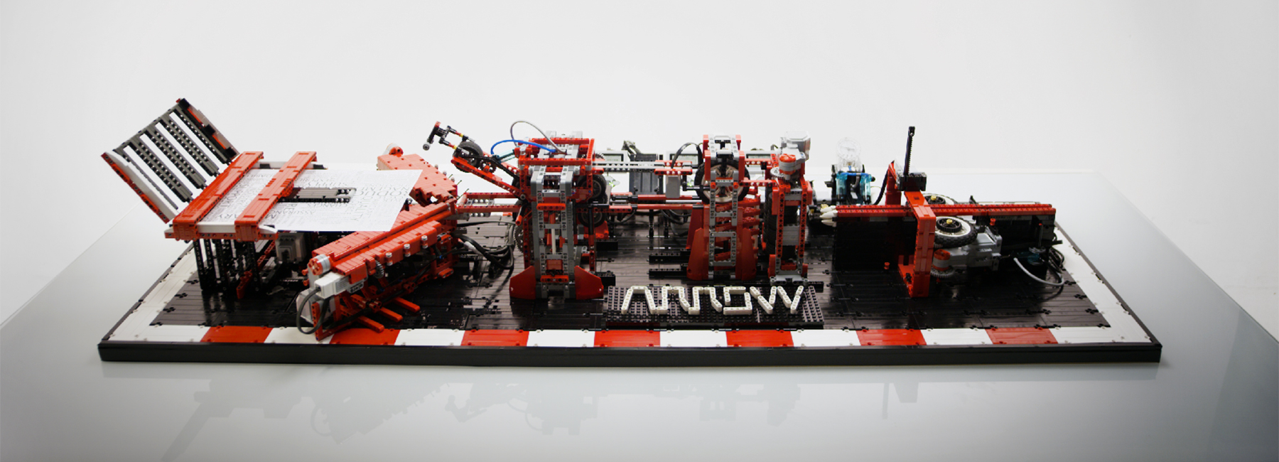 Lego，robot，Paper Plane，originality，