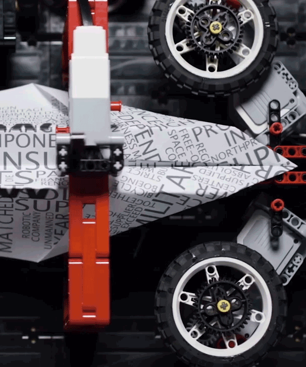 Lego，robot，Paper Plane，originality，