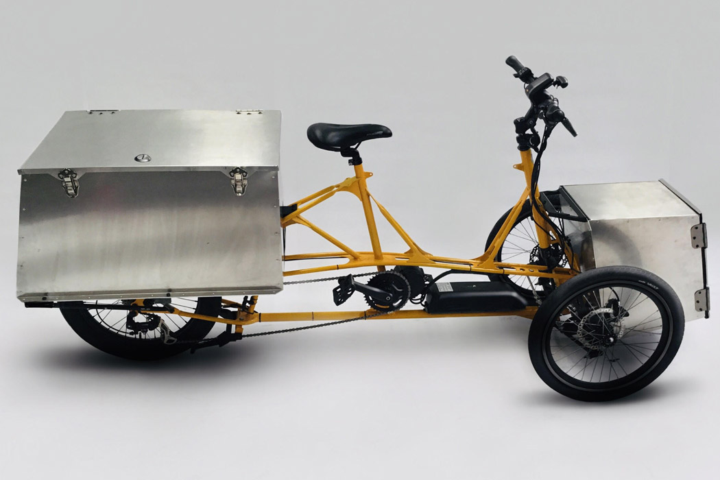 Electric vehicle，Tricycle，tilt，