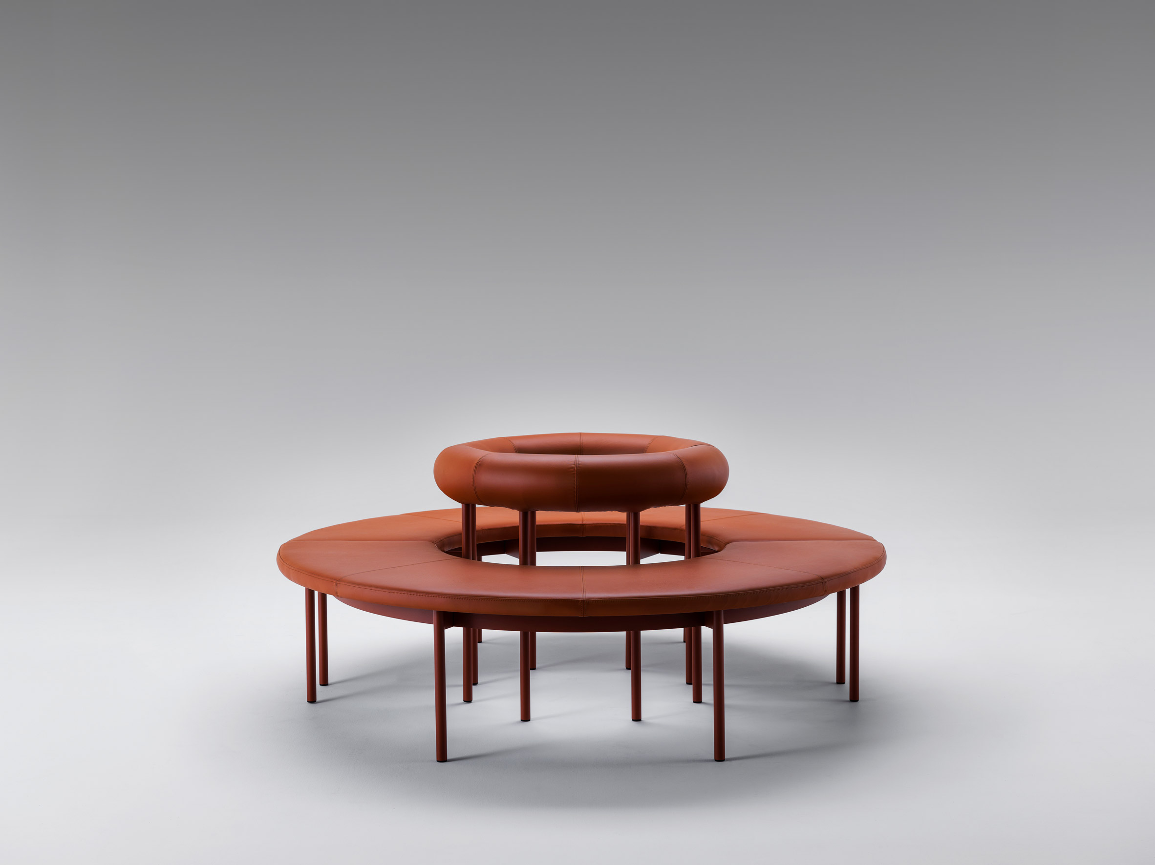 sofa，letter，chair，