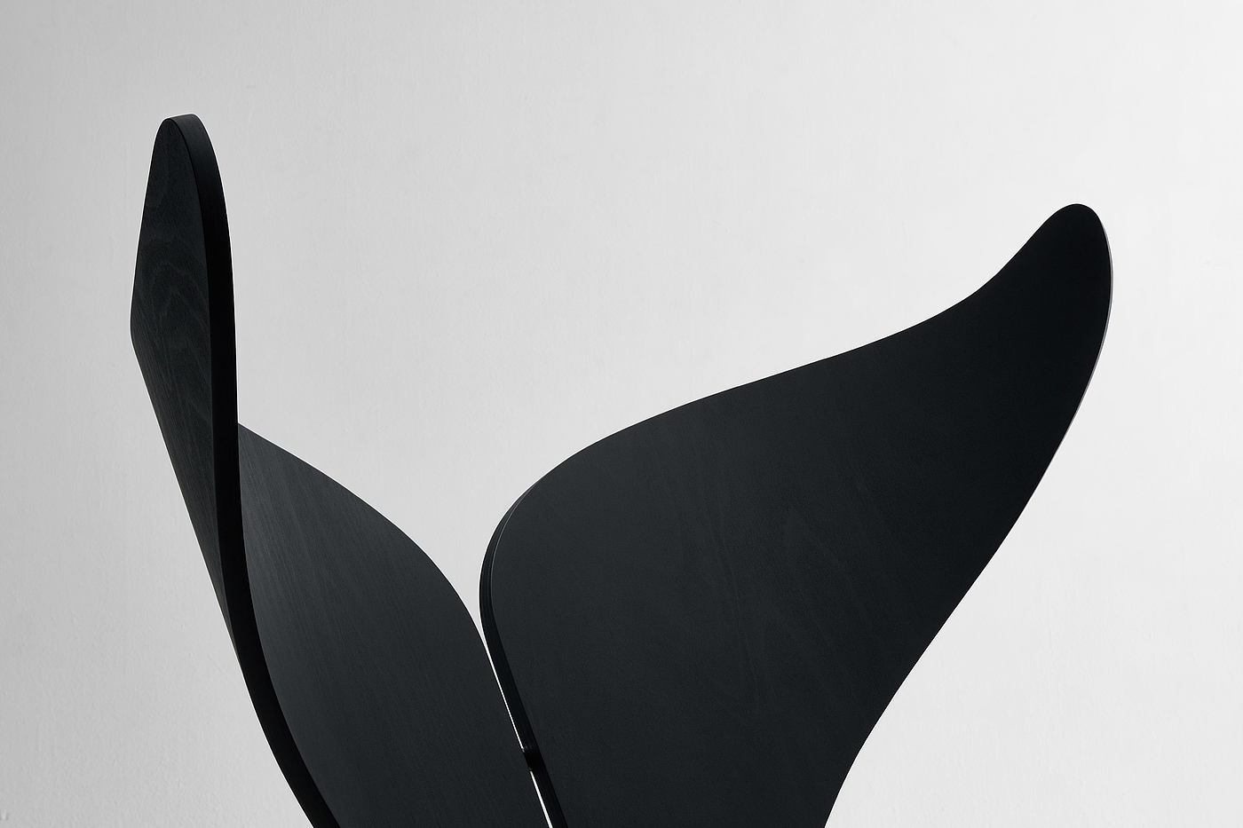 Shin Woocheol，Stainless steel whale chair，Animal shape，