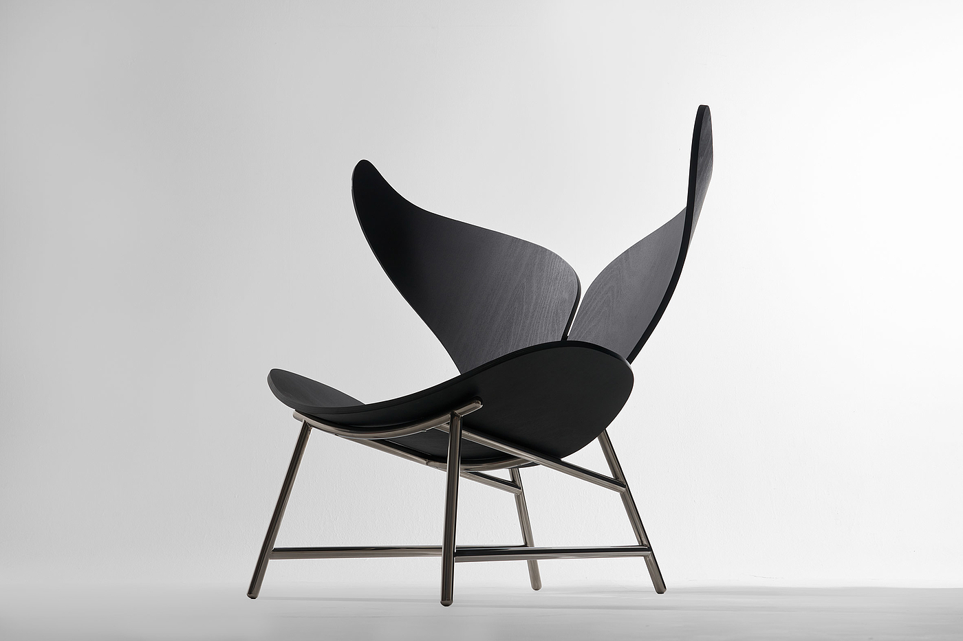 Shin Woocheol，Stainless steel whale chair，Animal shape，