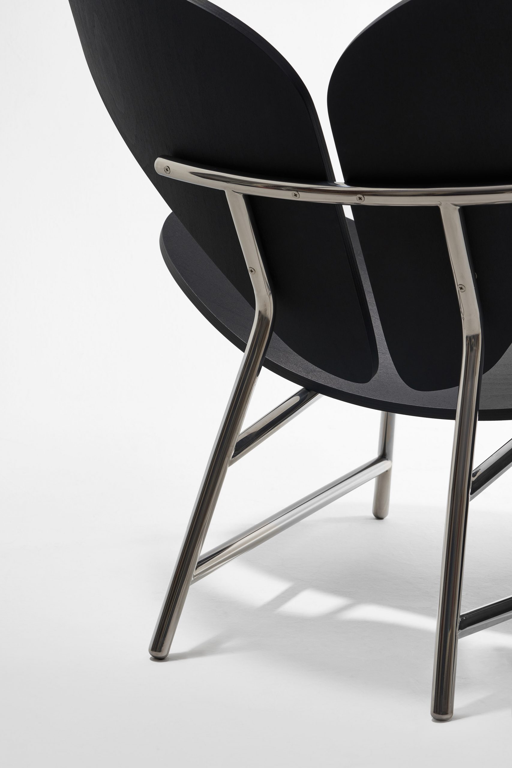 Shin Woocheol，Stainless steel whale chair，Animal shape，