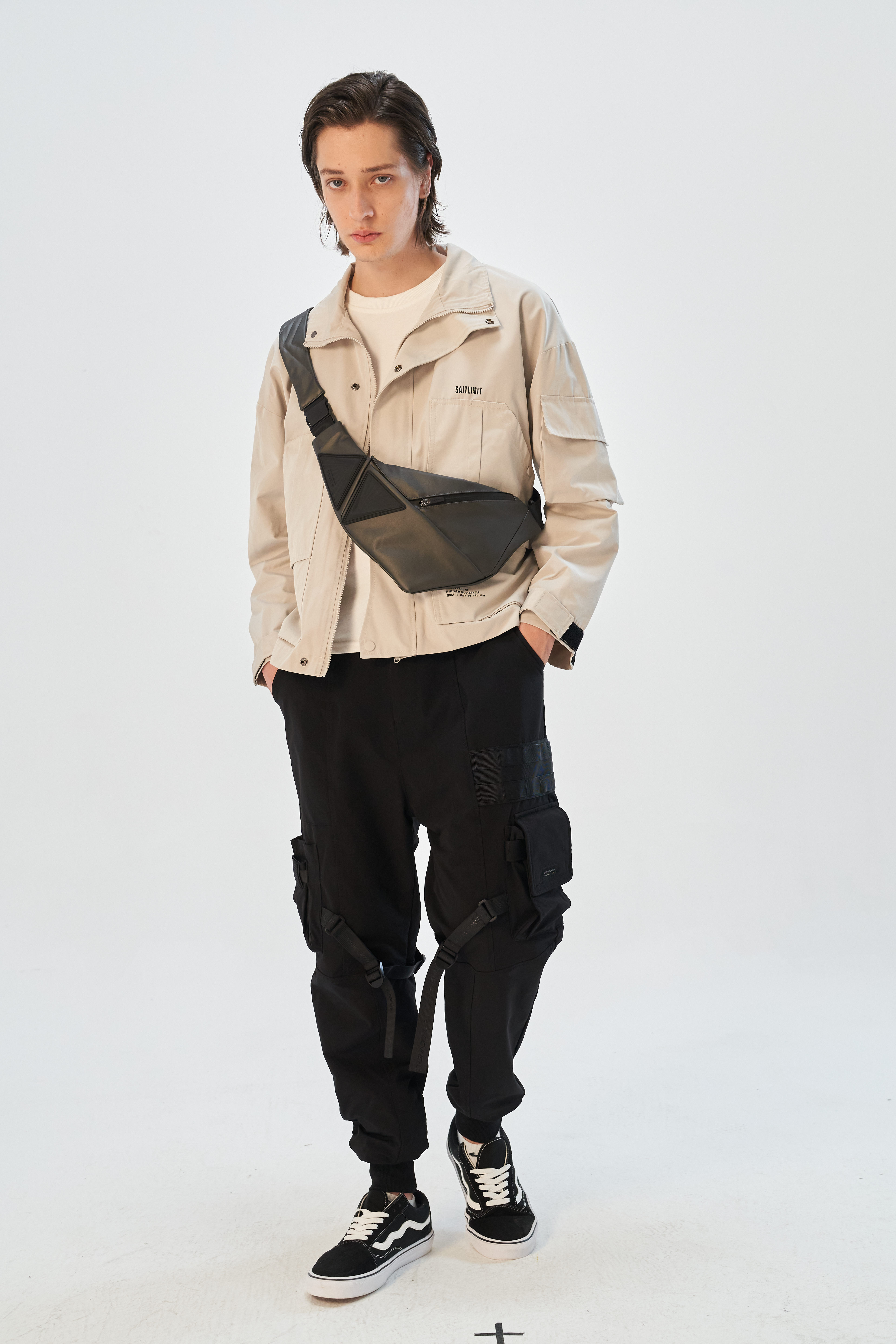 Inclined shoulder bag，Pocket，