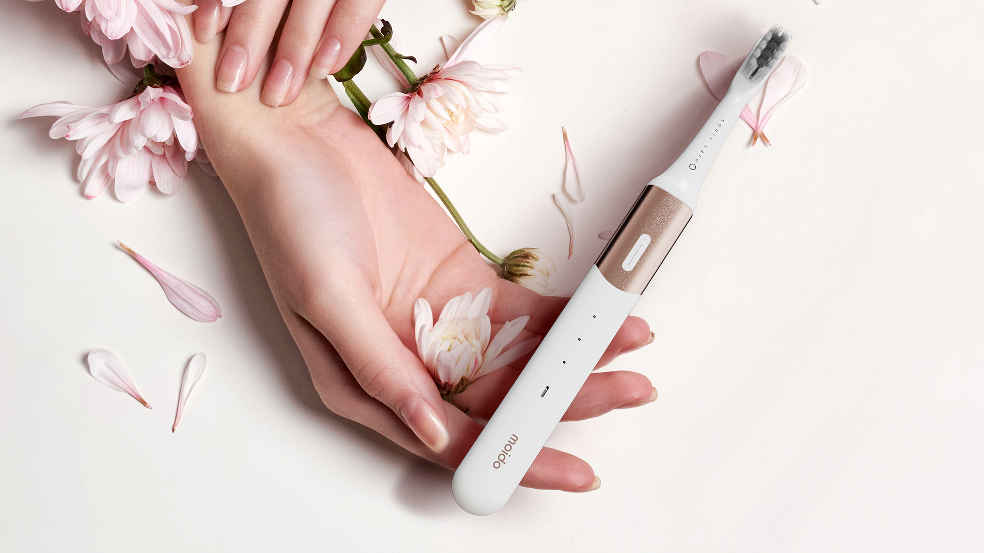 Electric toothbrush, electric toothbrush set, sterilization electric toothbrush，