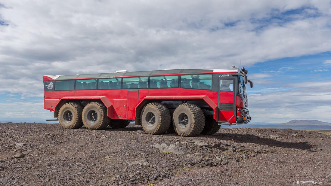 vehicle，Public transportation，