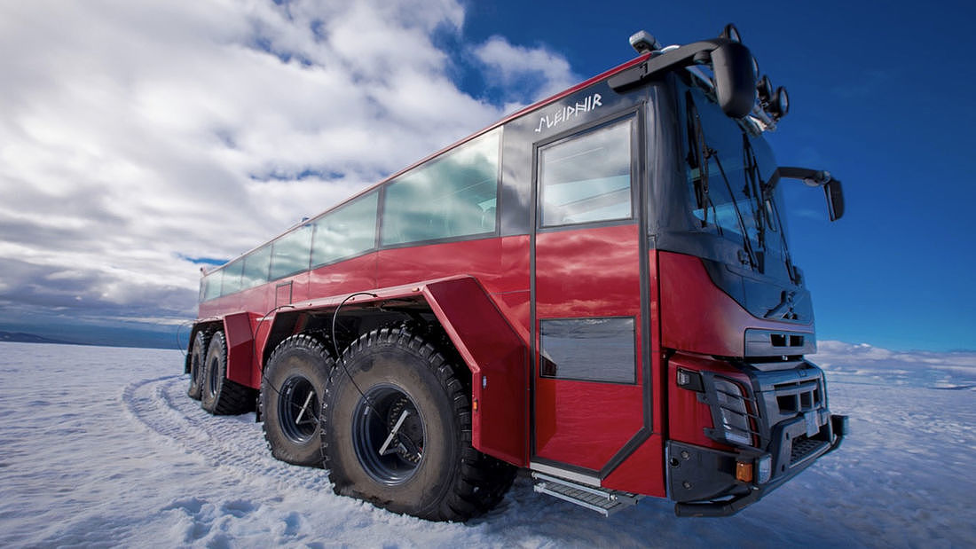 vehicle，Public transportation，