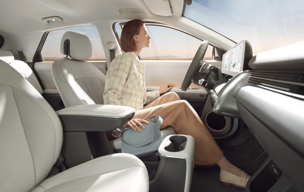 automobile，modern，Interior，Electric vehicle，