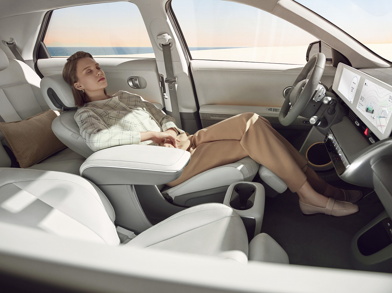 automobile，modern，Interior，Electric vehicle，