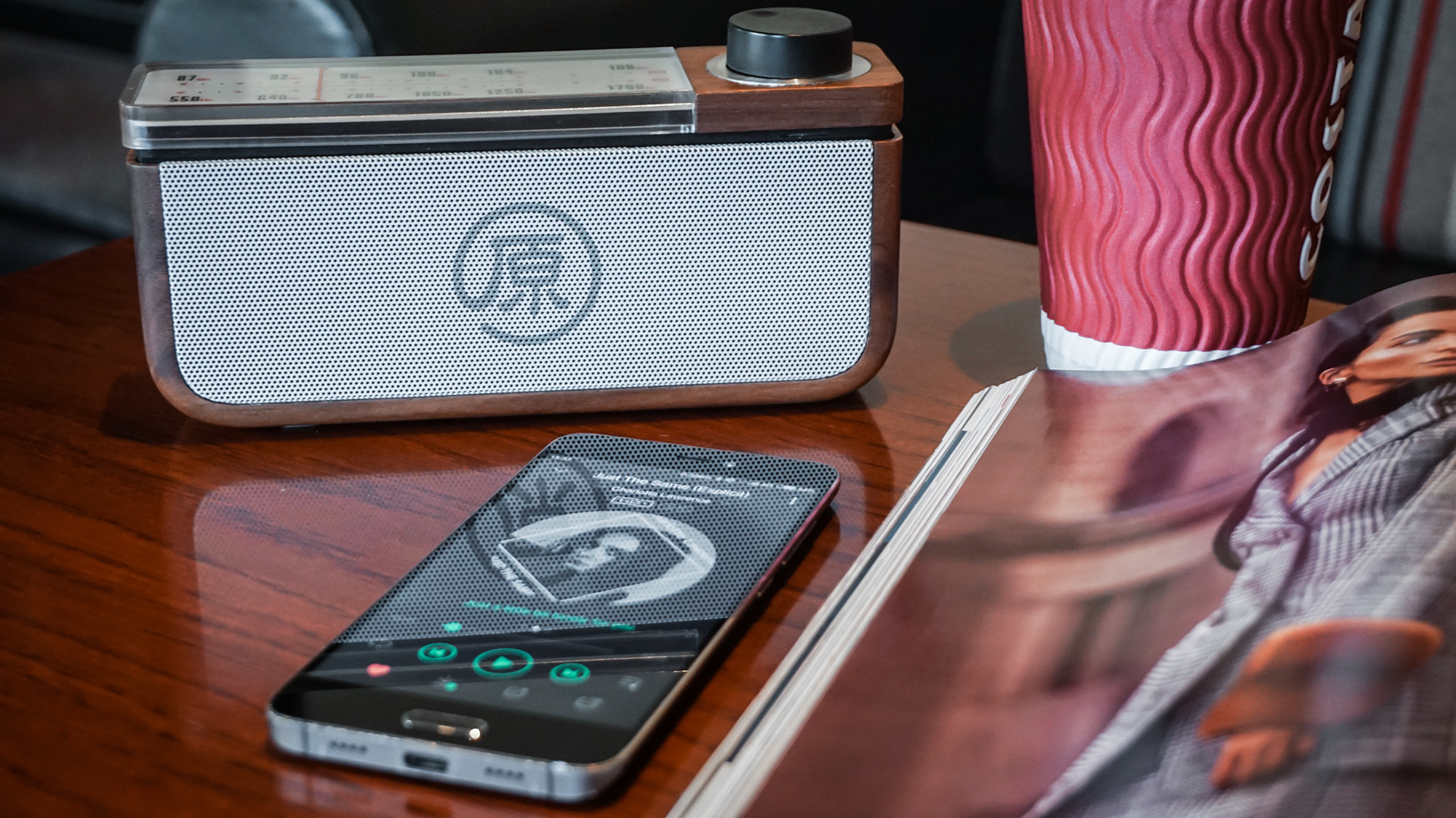 Bluetooth Speaker ，radio，Retro，solid wood，