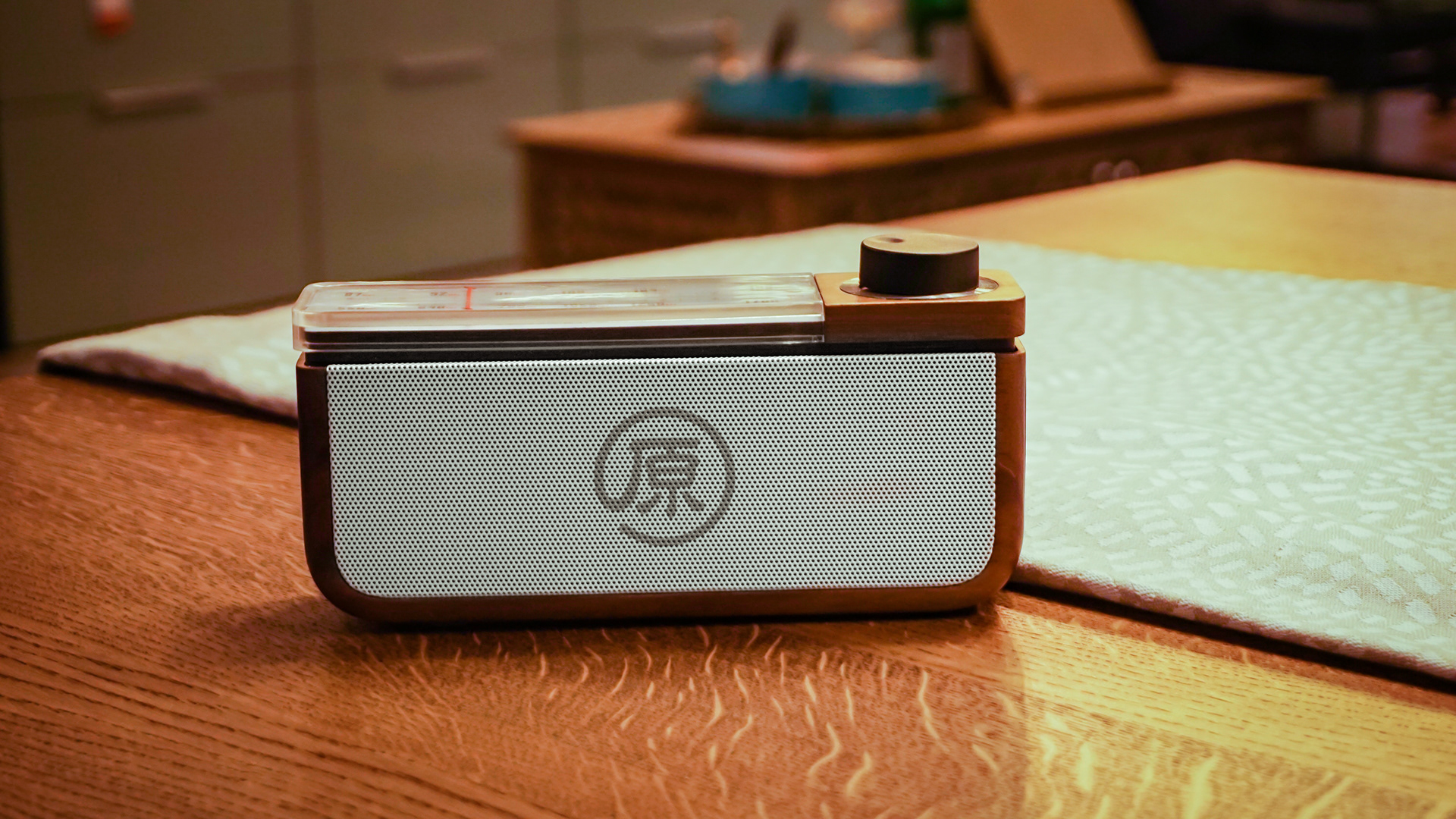 Bluetooth Speaker ，radio，Retro，solid wood，