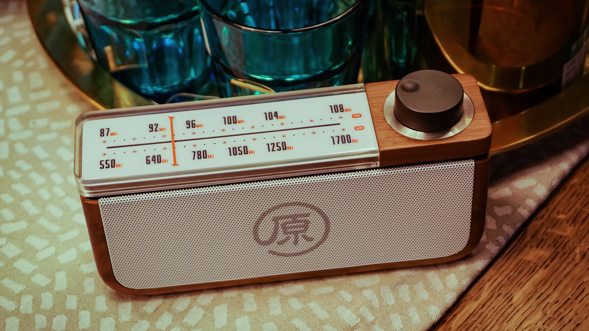 Bluetooth Speaker ，radio，Retro，solid wood，