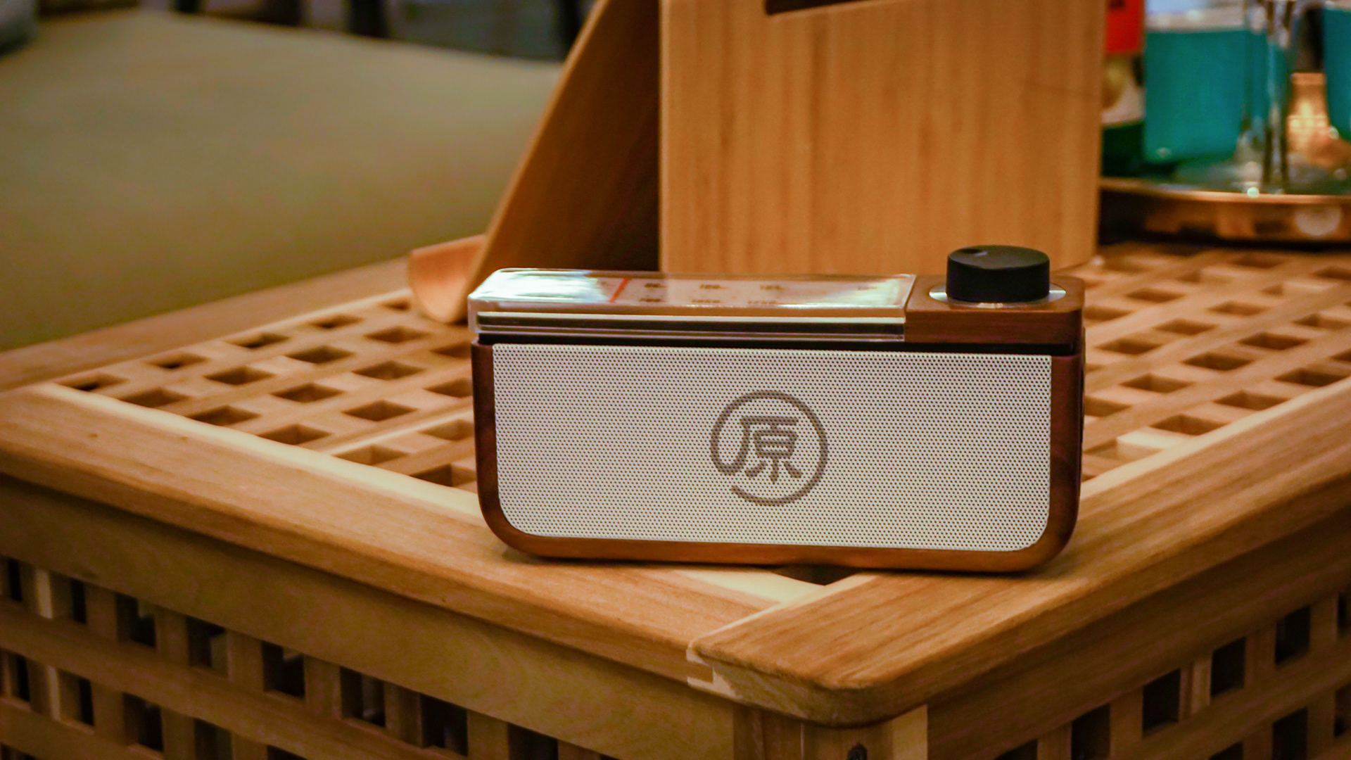 Bluetooth Speaker ，radio，Retro，solid wood，