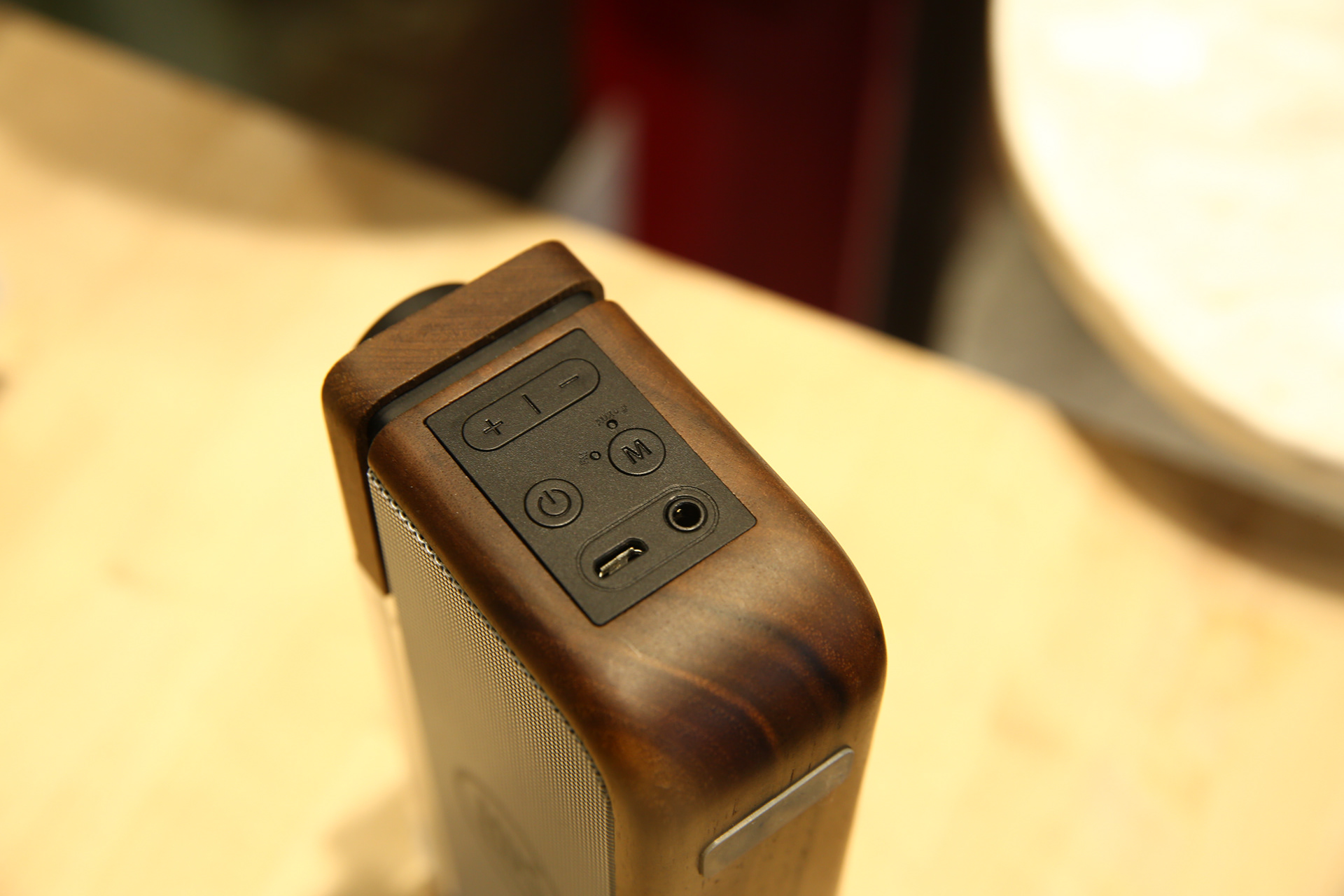 Bluetooth Speaker ，radio，Retro，solid wood，