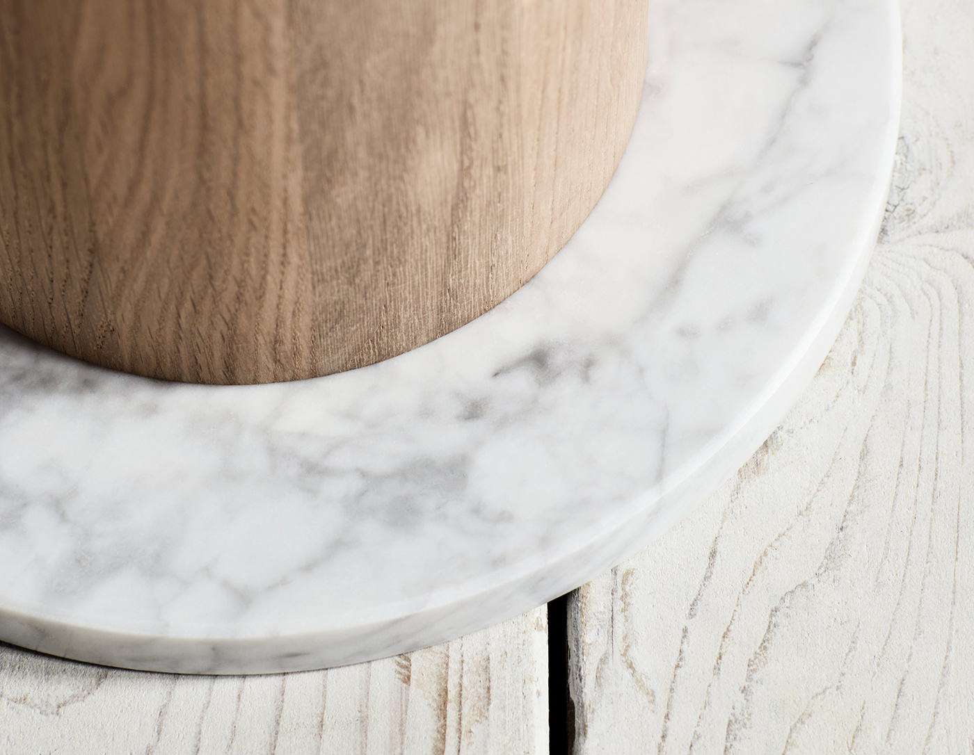 Table，wooden ，Interesting，Simplicity，