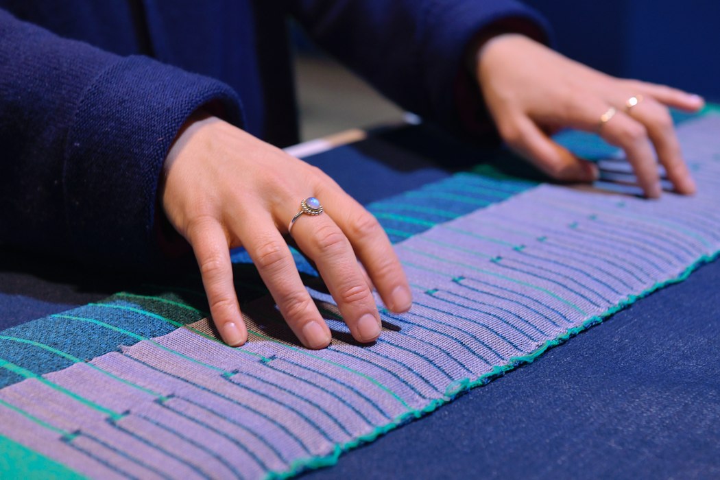 clothes，weather，Discolored clothes，