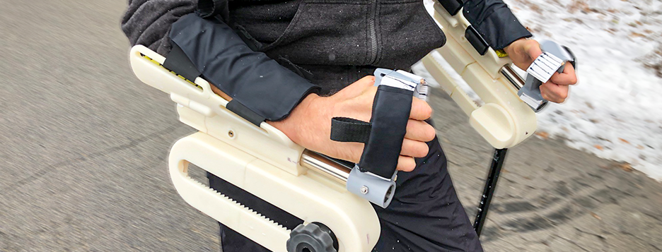 a cane，Mountaineering，medical care，