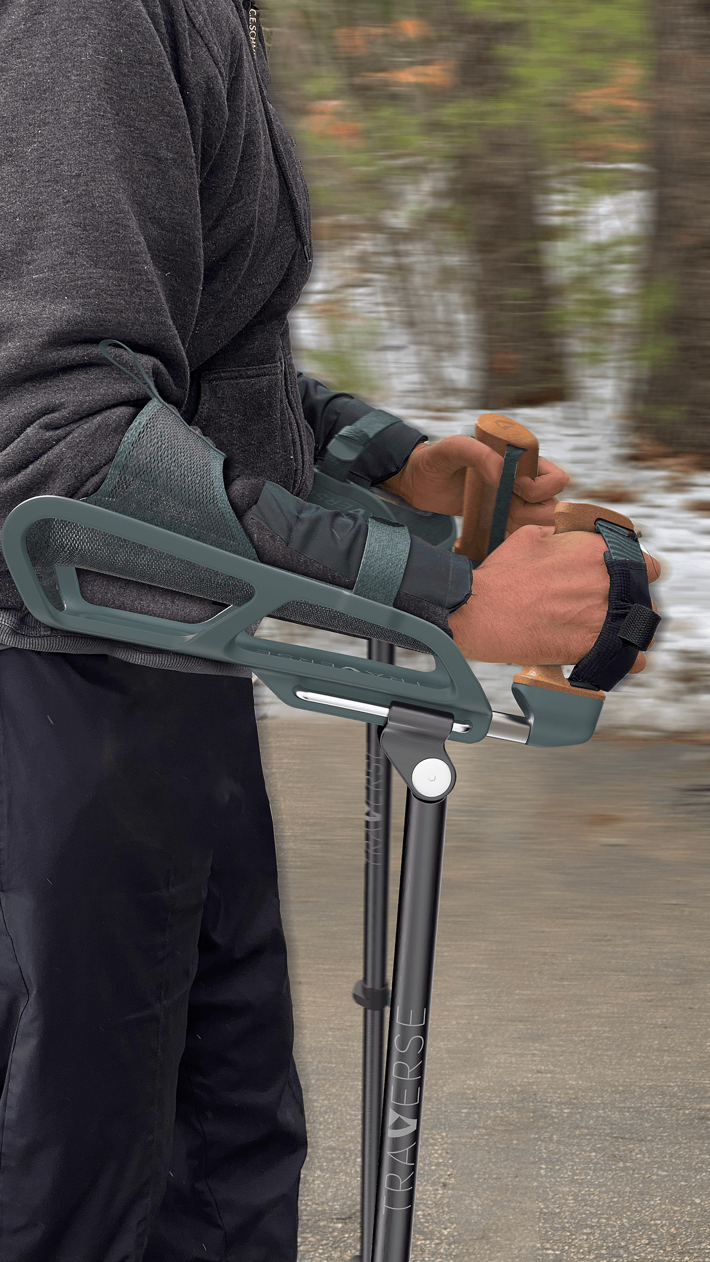 a cane，Mountaineering，medical care，