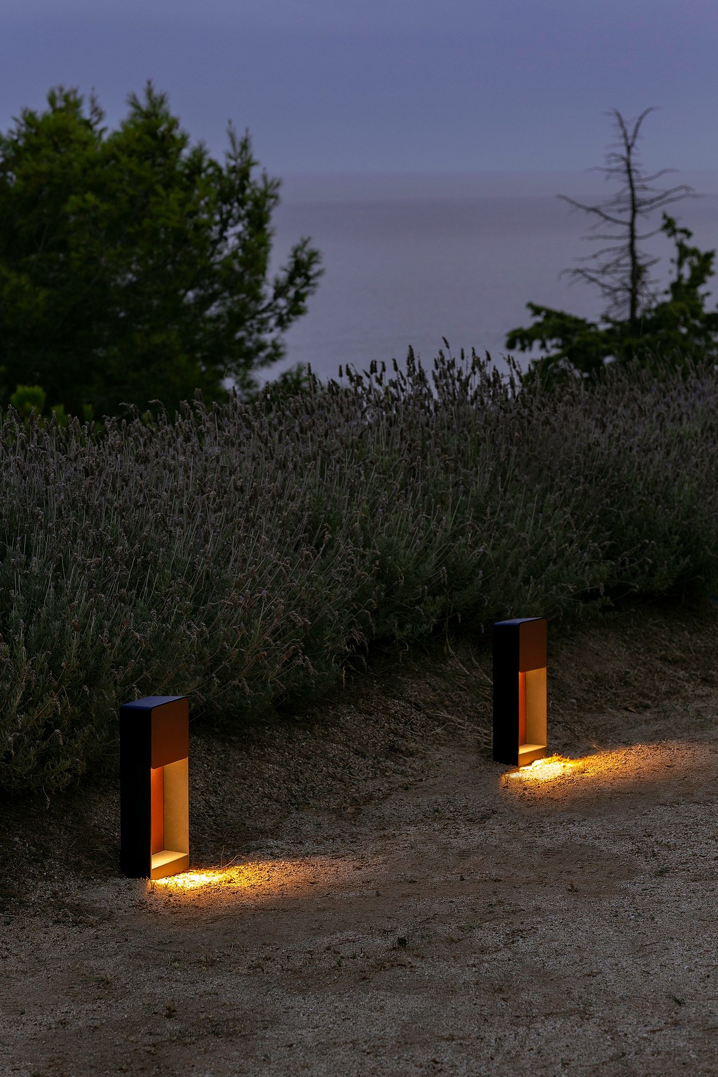 outdoors，lighting，lamps and lanterns，Lab，