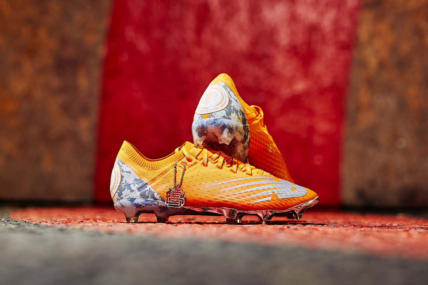 Soccer shoes，sneakers，TRUE，Sports equipment，