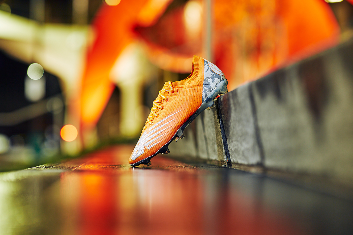 Soccer shoes，sneakers，TRUE，Sports equipment，