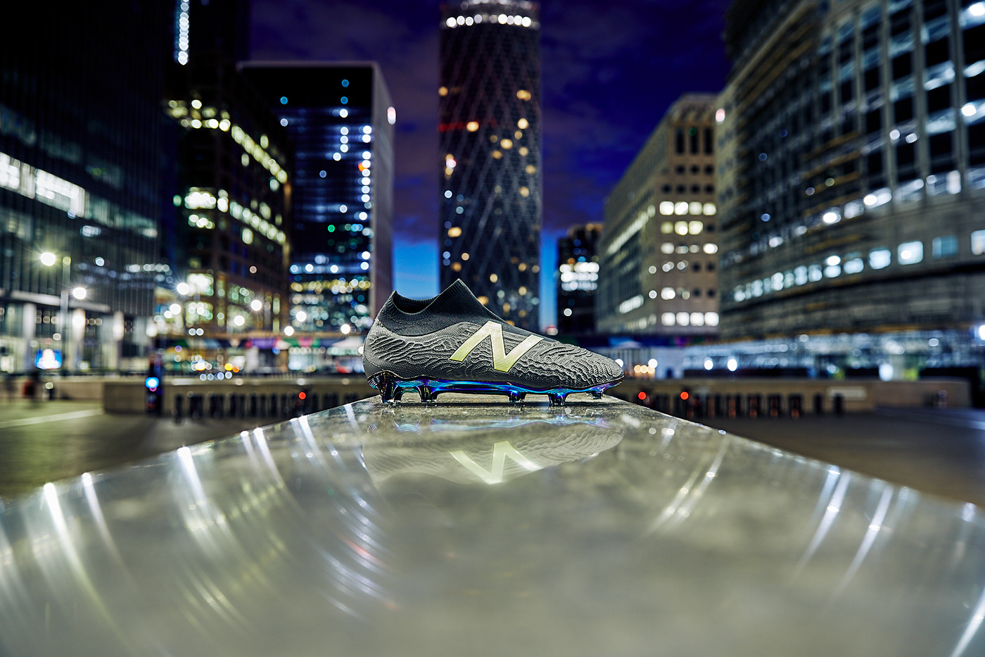 Soccer shoes，sneakers，TRUE，Sports equipment，