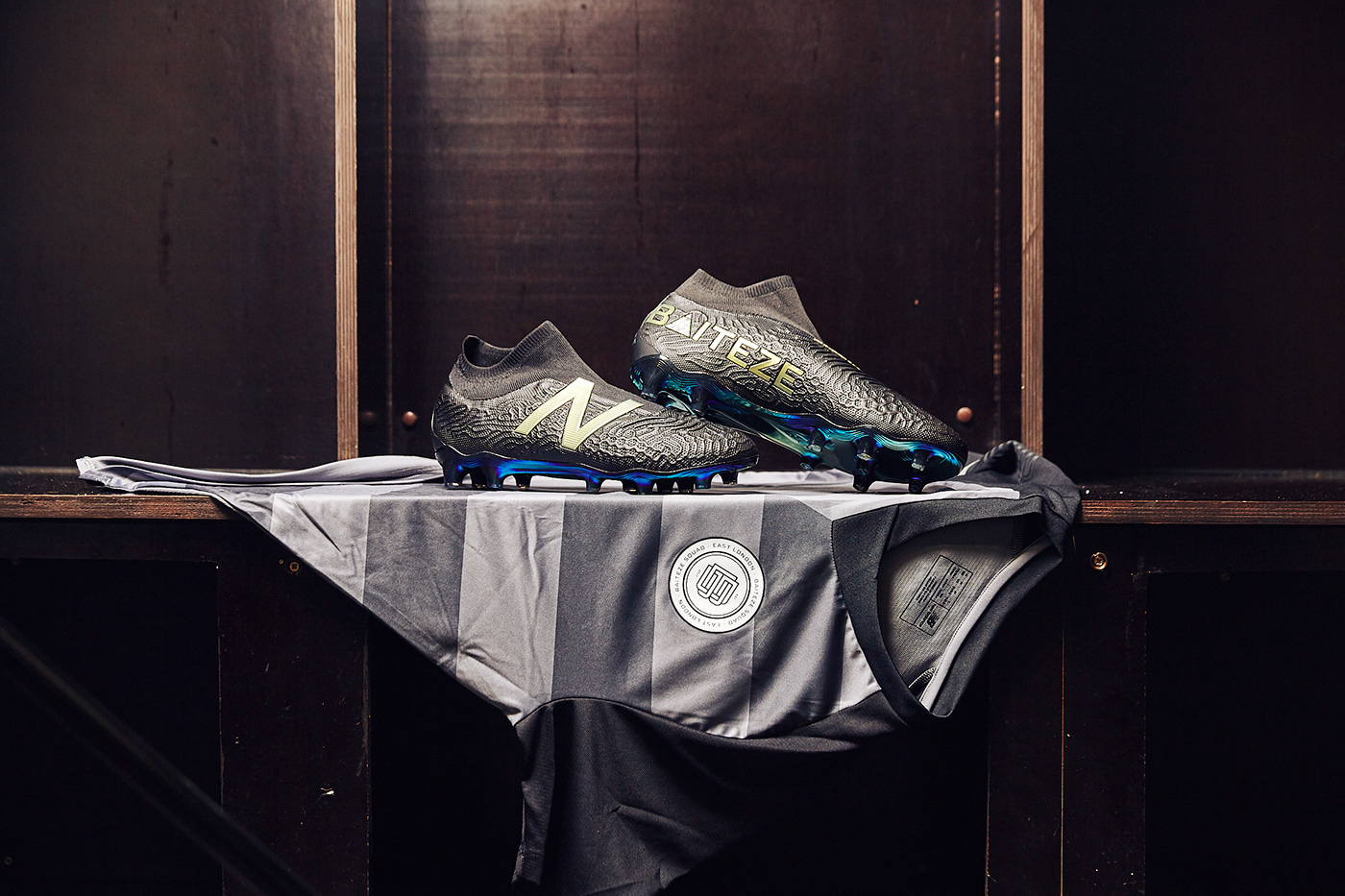 Soccer shoes，sneakers，TRUE，Sports equipment，