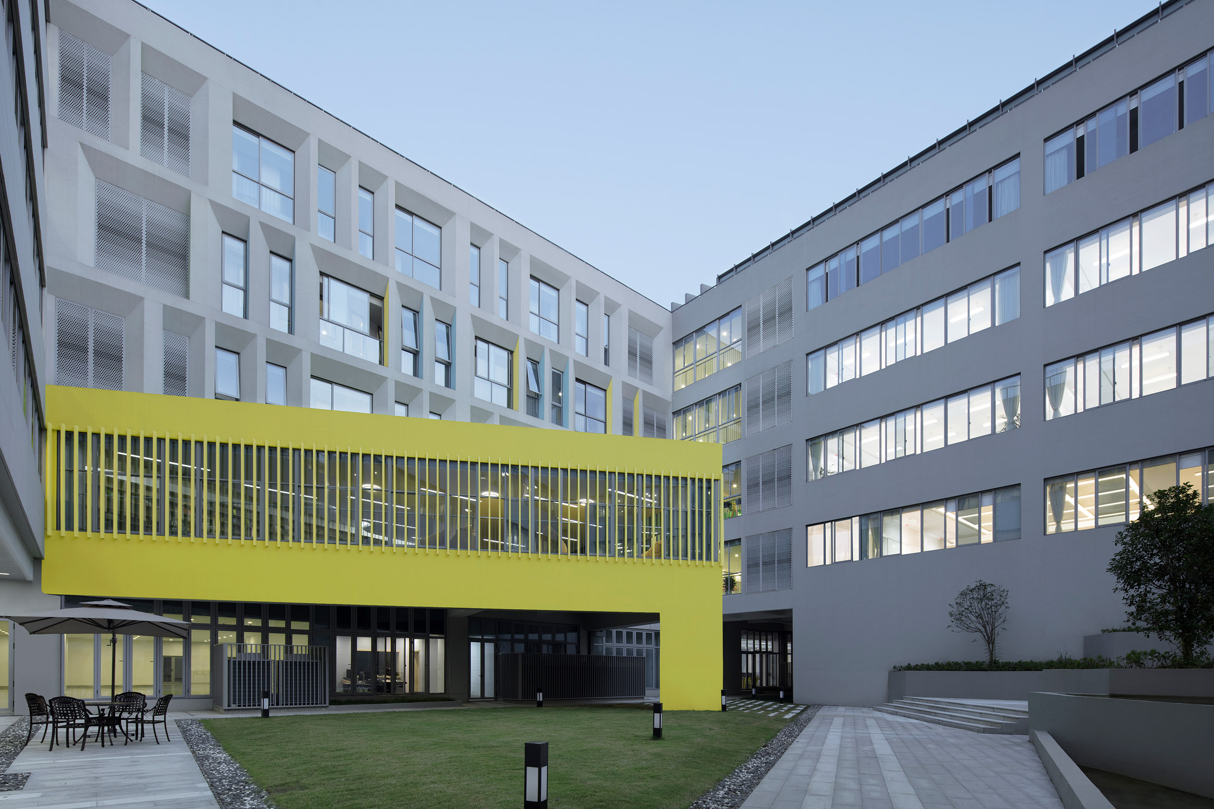 campus，Monoarchi，Chovan，Glass，