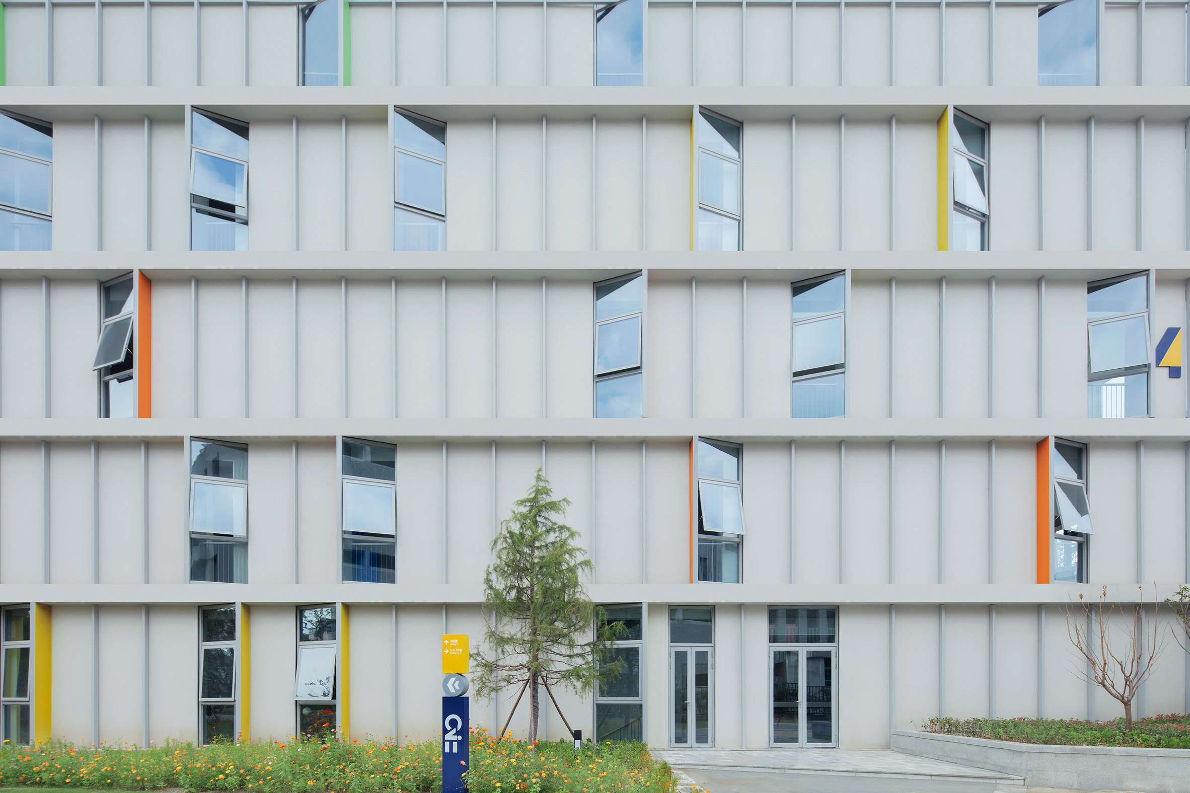 campus，Monoarchi，Chovan，Glass，