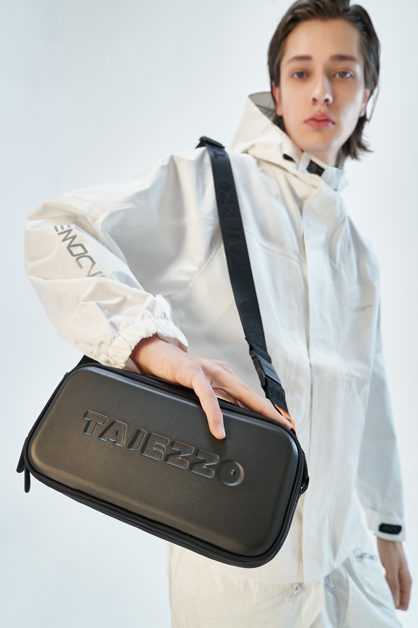 Travel equipment，industrial design，Inclined shoulder bag，