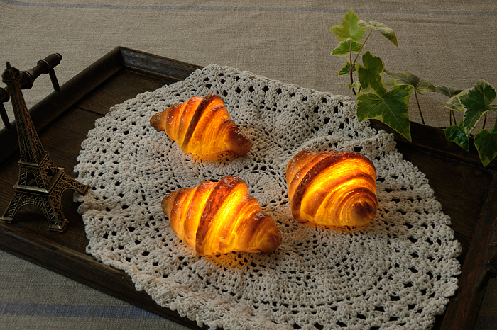 Yukiko Morita，Bread lamp，Japanese designer，LED bulb，