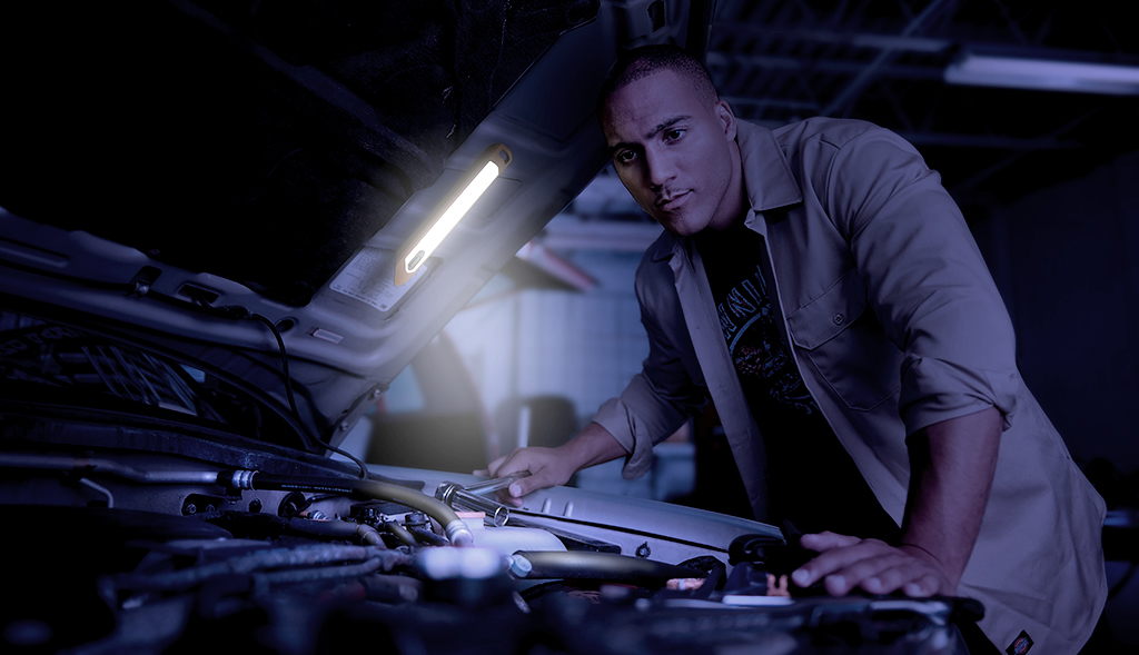 2017 red dot，Lighting device，Portable，outdoors，Flashlight，