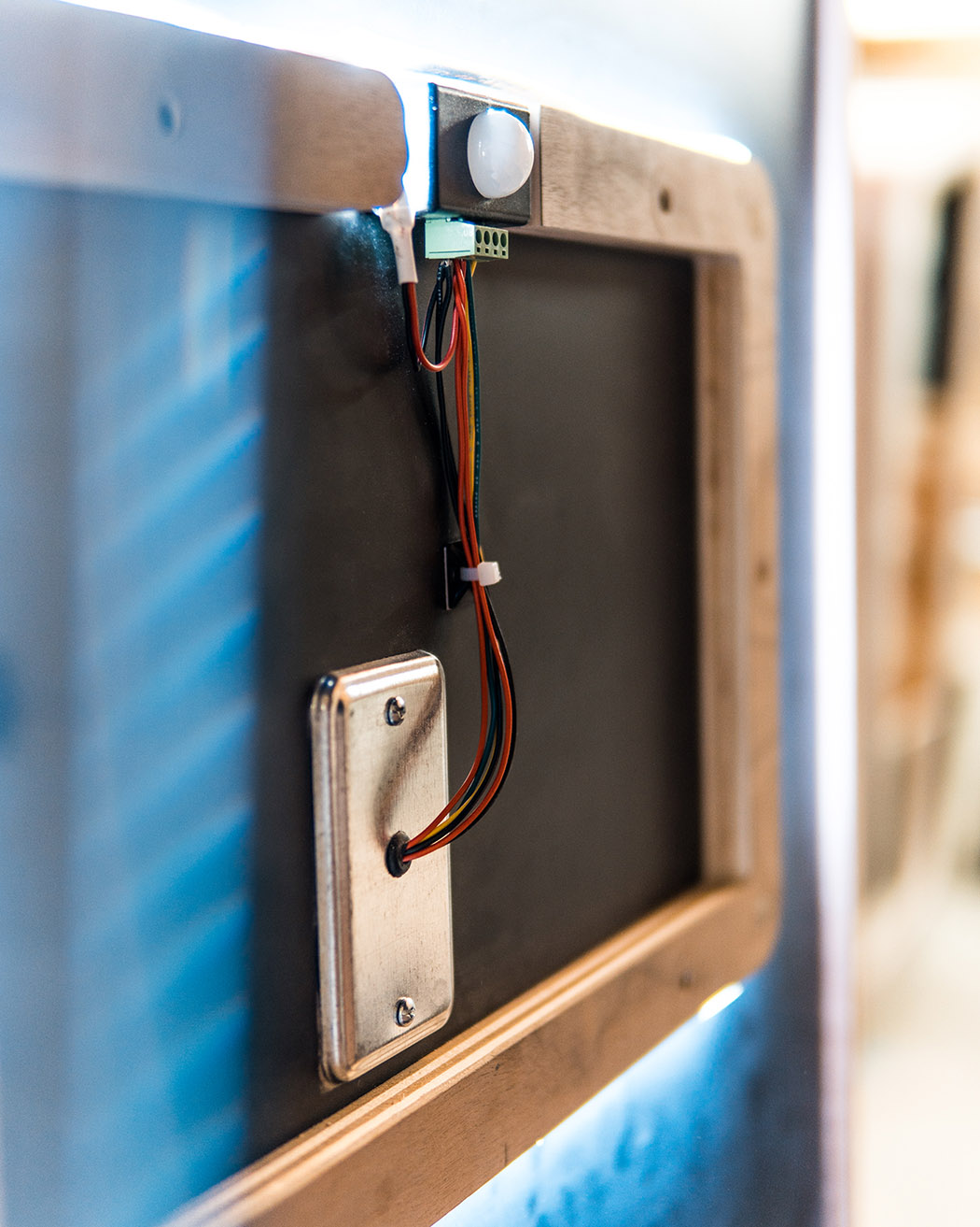 Public telephone booth，woodiness，to work in an office，privacy，