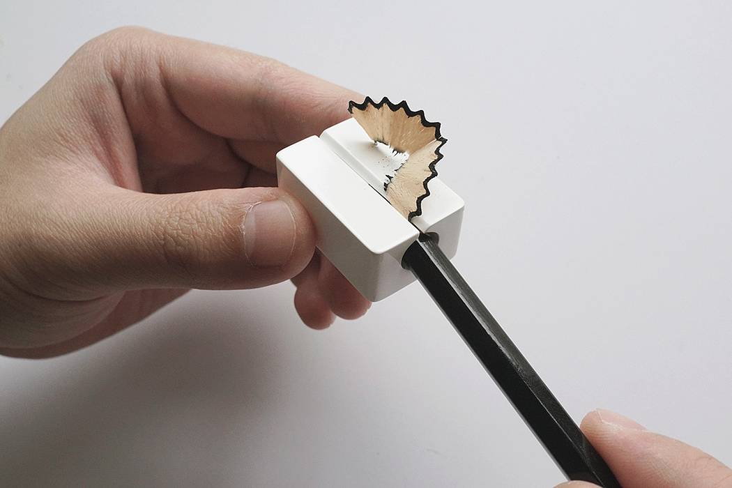 pencil sharpener，Zirconia，Stationery，white，decorate，