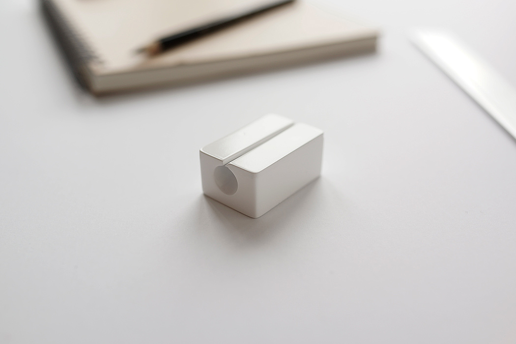 pencil sharpener，Zirconia，Stationery，white，decorate，