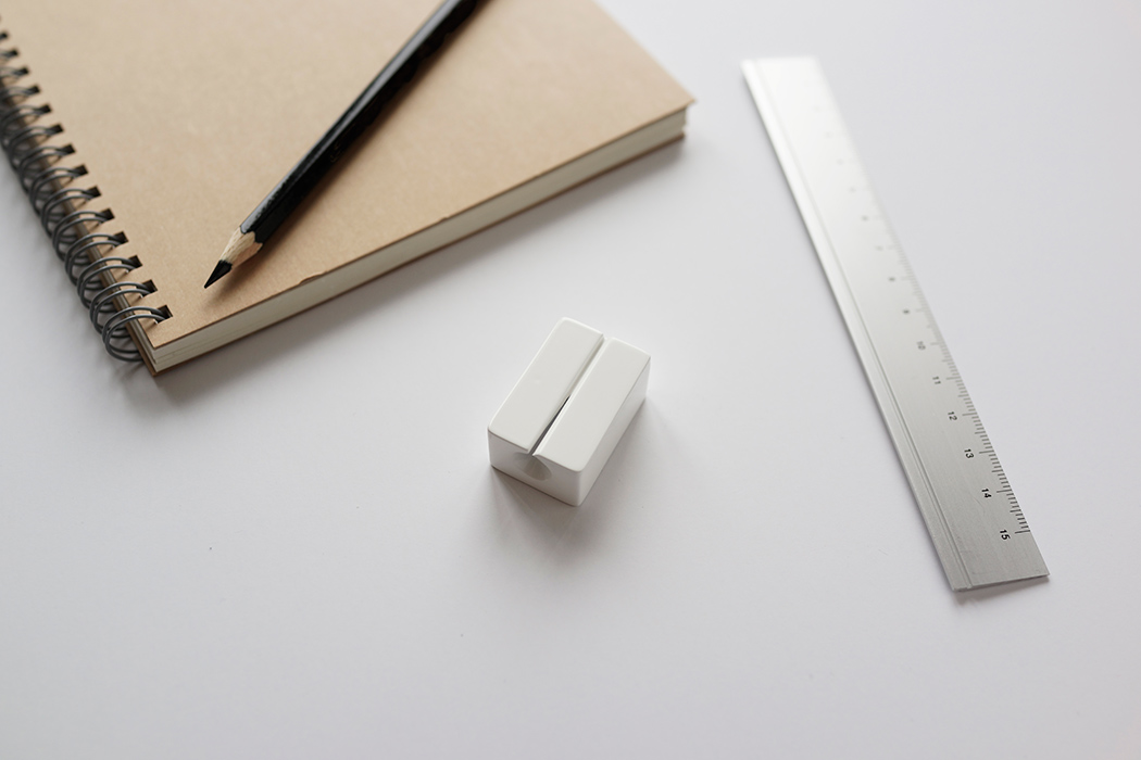 pencil sharpener，Zirconia，Stationery，white，decorate，