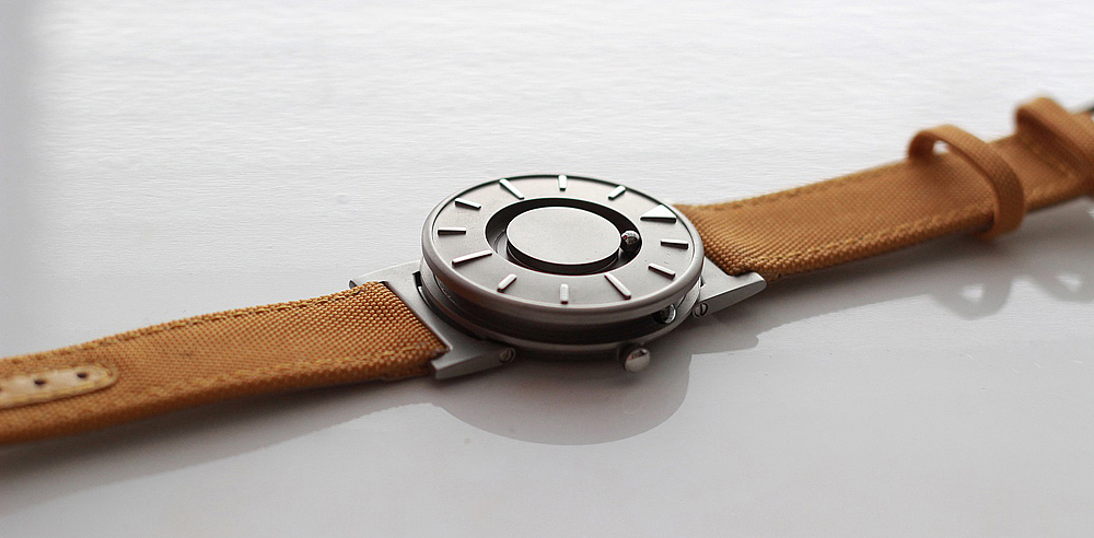bradley，tactile sensation，Wrist watch，Overturned the tradition，