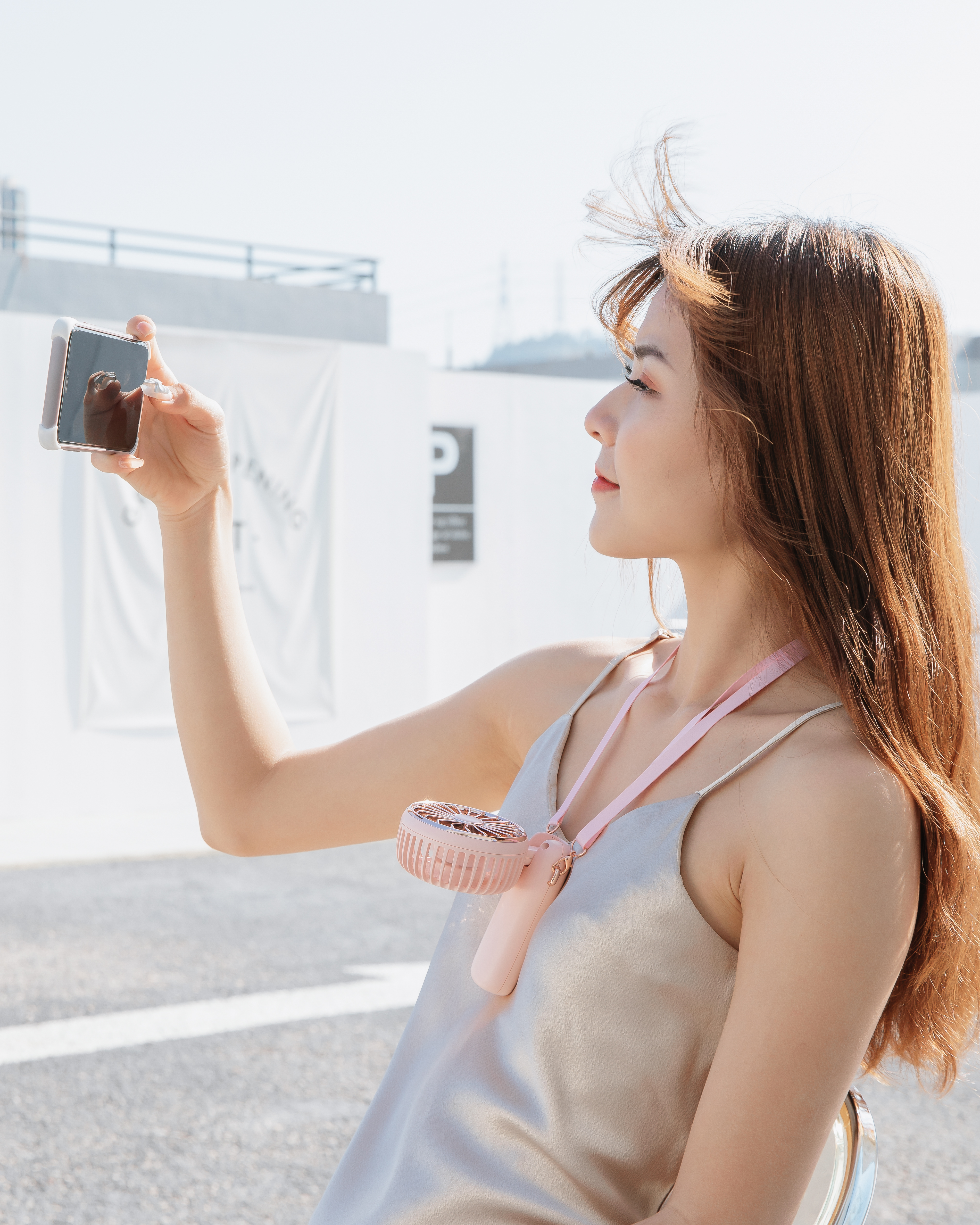 Retro，Small fan，Portable，multi-function，halter ，hold，