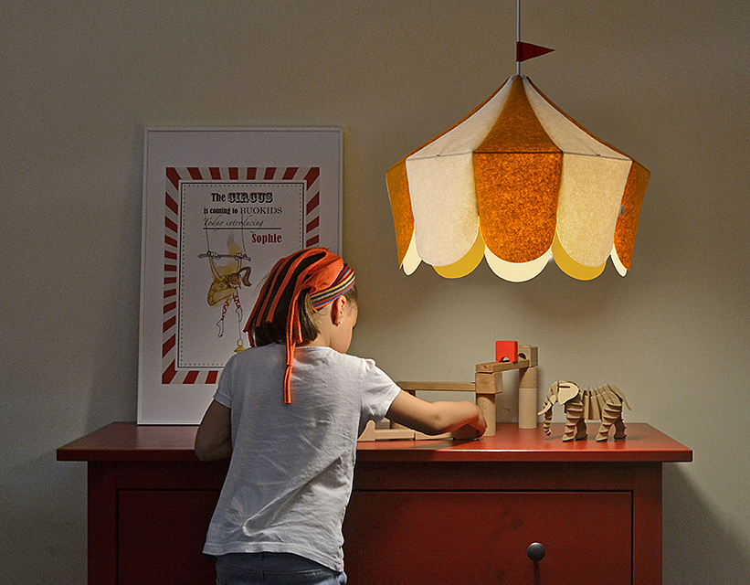 Tent，flag，cloth，lamp，